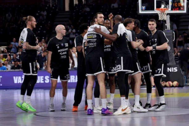EMOTIVNE SCENE IZ ARENE! Partizan se oprostio od Avdića - prizor koji slama srca (VIDEO, FOTO)