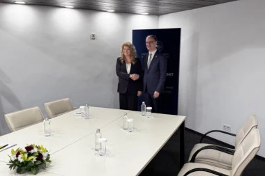 VAŽAN SASTANAK NA MARGINAMA SAMITA U SOFIJI! Macut sa predsednicom Bugarske o unapređenje saradnje u više o oblasti! (FOTO, VIDEO)