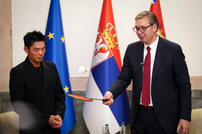Vučić: Kad zamolim Đokovića za reket, on uvek obezbedi
