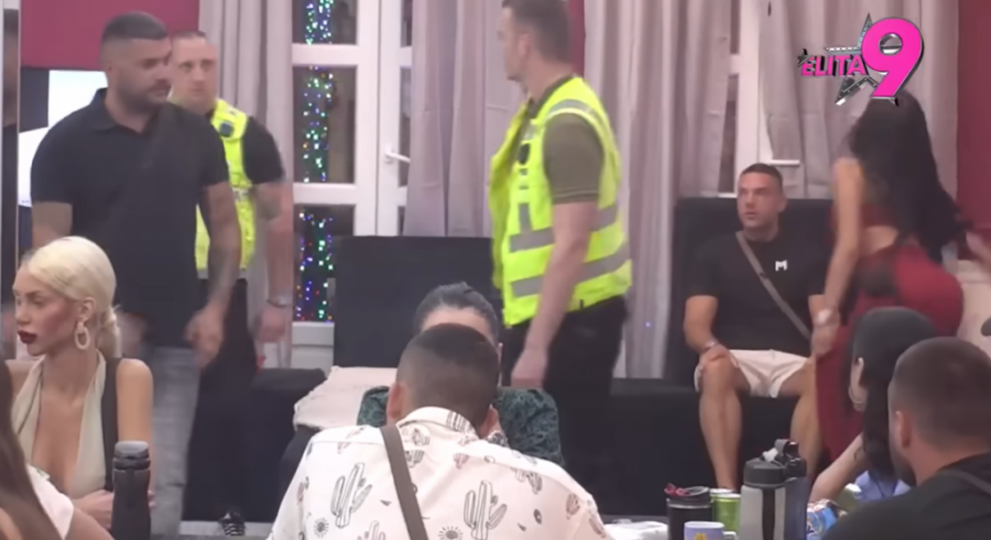 OBEZBEĐENJE JEDVA IZVUKLO MAJU MARINKOVIĆ IZ KANDŽI PODIVLJALOG ASMINA! Zaustavljen program, voditelj sve stopirao zbog haosa!