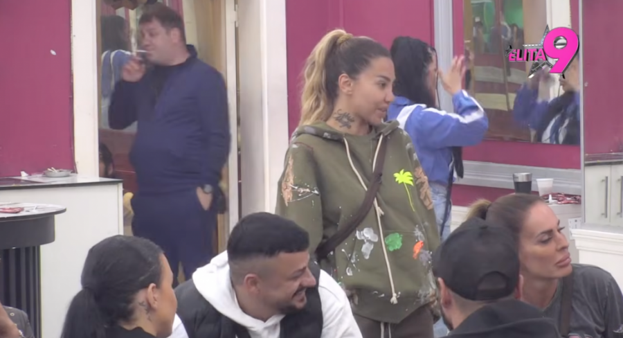SKANDAL! ANELI SE ZADOVOLJILA LAKOM ZA KOSU!? Isplivao ŠOK-SNIMAK (VIDEO)