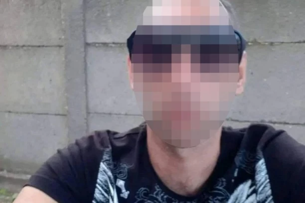 OVO JE UBIJENI MUŠKARAC U PARAĆINU! Nasmrt izboden nožem ispred svoje kuće! (FOTO)