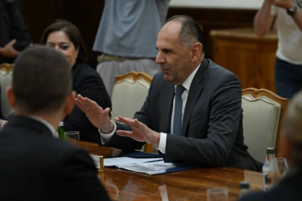 "Ne priznajemo takozvano Kosovo - snažno podržavamo evropsku perspektivu Srbije!"