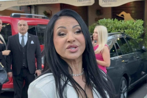 PALO POMIRENJE NAKON RAZVODA! Pevačica se vratila bivšem mužu, JEDNA PORUKA PROMENILA SVE!