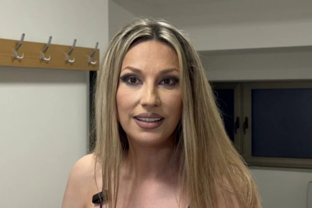 RADA MANOJLOVIĆ PRETRPELA BRUTALNO PONIŽENJE OD BIVŠEG! Ovo mu NIKAD NIJE OPROSTILA: Ona je dokaz da ne treba biti sa pevačicom!