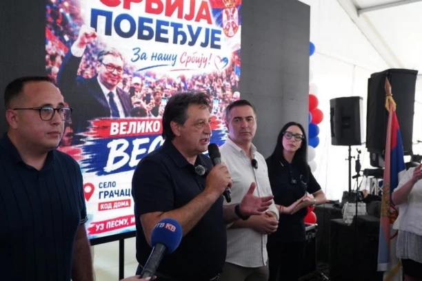 SJAJAN DAN U GRAČACU: Više od 1.500 ljudi uz Srbiju koja pobeđuje (FOTO)
