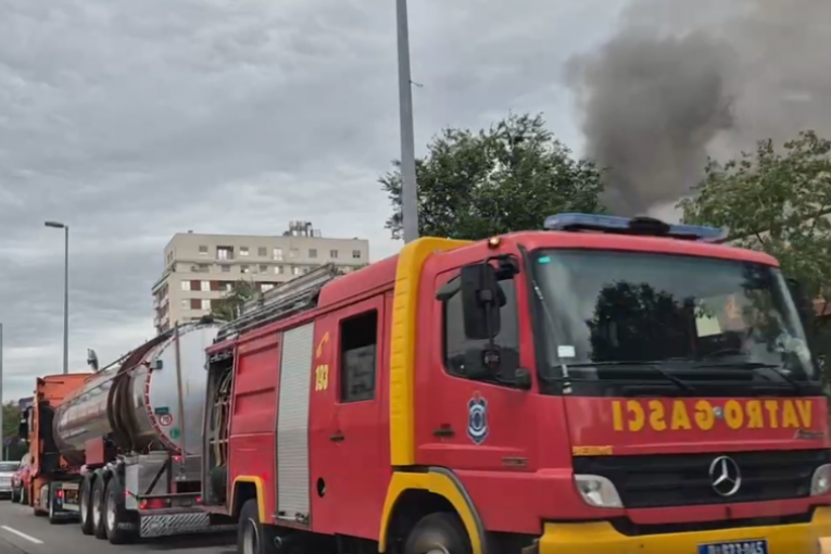 Požar u bloku 45