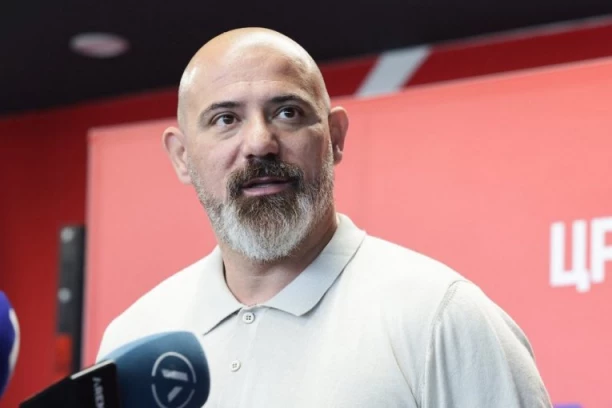 CRVENA ZVEZDA - BLAU VAJS: Crveno-beli jure novu pobedu na pripremama