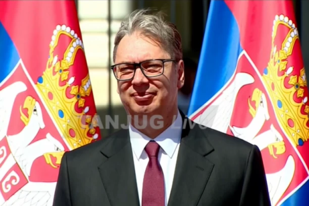 GRUZIJA OKIĆENA HILJADAMA ZASTAVA SRBIJE! Veličanstveni doček predsednika Srbije u predsedničkoj palati u Gruziji! (VIDEO)