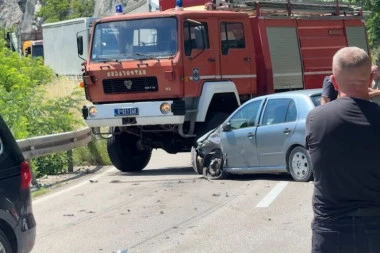 PETORO POVREĐENIH, MEĐU NJIMA I BEBA! Detalji stravične nesreće na Ibarskoj magistrali! (FOTO)