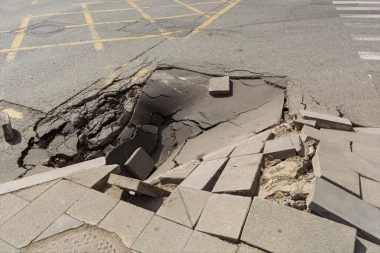 DOŠLO DO OBRUŠAVANJA! Hitna obustava saobraćaja na putu Kragujevac - Gornji Milanovac!
