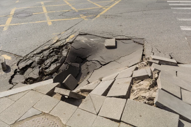 DOŠLO DO OBRUŠAVANJA! Hitna obustava saobraćaja na putu Kragujevac - Gornji Milanovac!