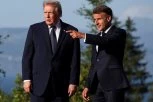 TRAMP I MAKRON POVUKLI POTEZ KOJI SVI ČEKAJU! Francuski predsednik otkrio DETALJE razgovora: Imamo rešenja!