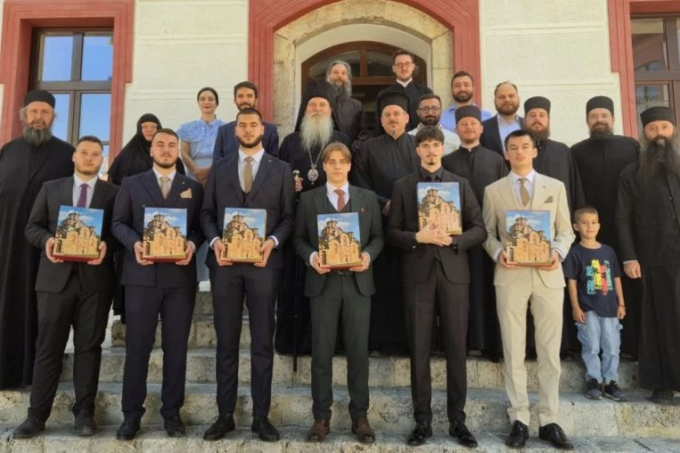 STASAVA NOVI NARAŠTAJ SRPSKIH BOGOSLOVA: Jedanaesta generacija maturanata Prizrenske bogoslovije završila školovanje