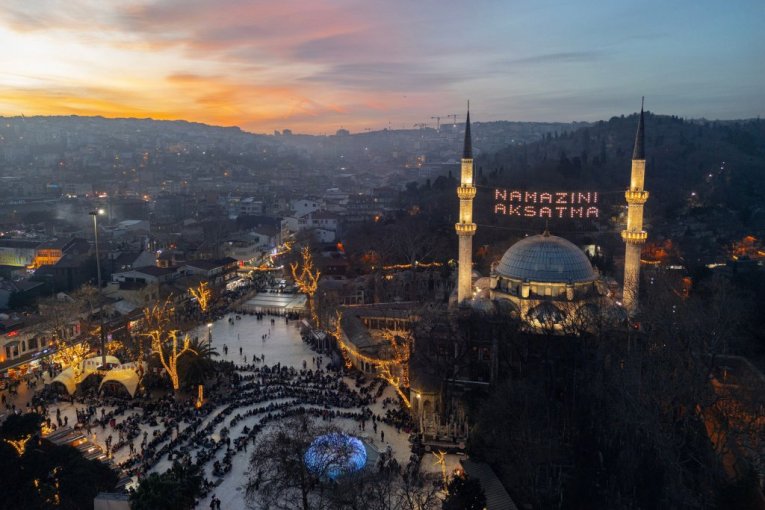 DANAS ZA MUSLIMANE POČINJE NOVA 1448. GODINA: Sećanje na Hidžru, prekretnicu koja je promenila tok istorije islama