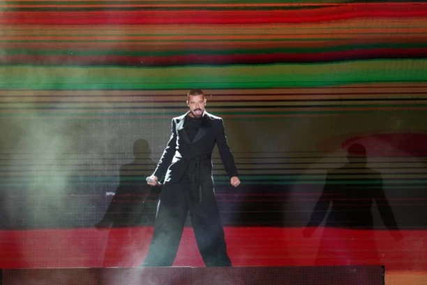 RIKI MARTIN PODELIO SNIMAK IZ BEOGRADA: Pevač oduševljen nakon SPEKTAKLA! (VIDEO)