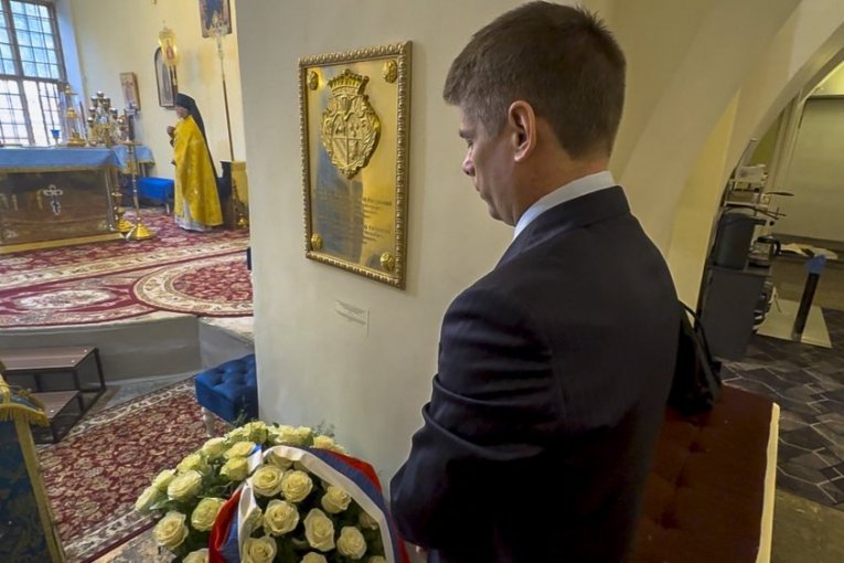 Polaganje venca na grob grofa Save Vladislavića