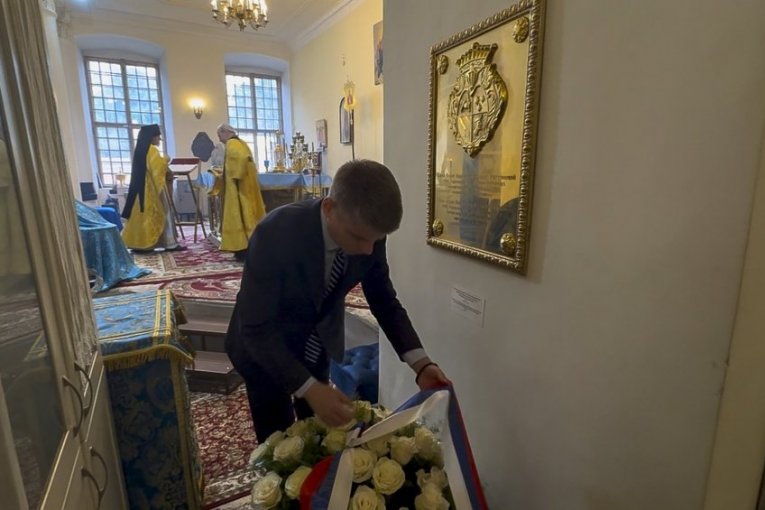 Polaganje venca na grob grofa Save Vladislavića
