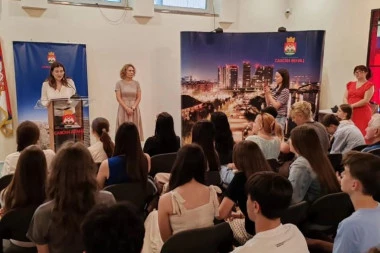 URUČENE NAGRADE NAJUSPEŠNIJIM OSNOVCIMA SA SAVSKOG VENCA