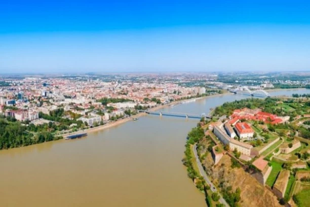 U PITANJU ČIST SPIN BLOKADERA I OPOZICIJE! Komisija za planove ne razmatra Novi Sad na vodi!