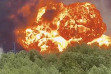 NEBO NAD MOSKVOM GORI! Masovni napad DRONOVA, letovi HITNO obustavljeni - UKRAJINCI BEZ MILOSTI UDARAJU! (FOTO, VIDEO)