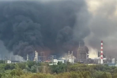 MOSKVA GORI! Ukrajina izvela NAJVEĆI NAPAD u poslednje DVE GODINE - Rafinerija na udaru, NIZALE SE EKSPLOZIJE! (FOTO, VIDEO)