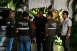 BRUTALNA LIKVIDACIJA VOĐE BANDE NA AERODROMU: Kamere sve snimile, ubica držao plišanog medu! (UZNEMIRUJUĆI VIDEO)