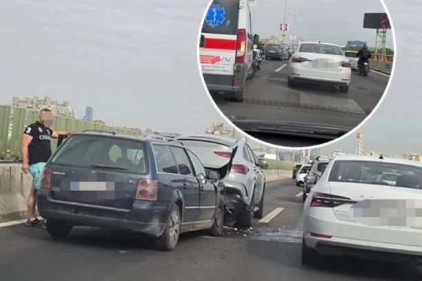HAOS NA GAZELI! Lančani sudar izazvao kolaps - vozači zaglavljeni na mostu! (FOTO)