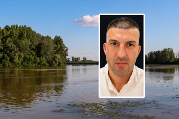 TELEFON PRONAĐEN U RECI, NA MESTU NESTANKA OSTALE PAPUČE I KAČKET! Porodica 11 dana traga za Vladimirom: "Rekao je da se vraća kući..." (FOTO)