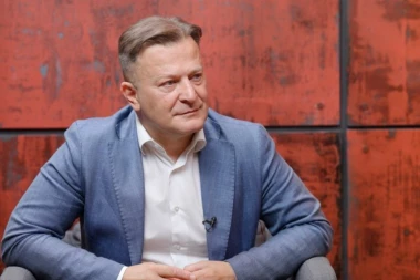 "ZEMLJA KOJA USPE DA ZADRŽI LEKARA I NASTAVNIKA JE STRATEŠKI MUDRA!" Ibrahimović jasan - Ovo je ključ opstanka države!