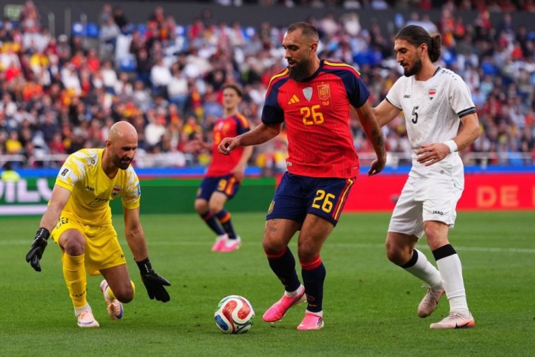 NAJGLEDANIJI SNIMAK SA MUNDIJALA! Nadrealna scena u Americi zbog fudbalske zvezde koja je ostala u šoku (VIDEO)