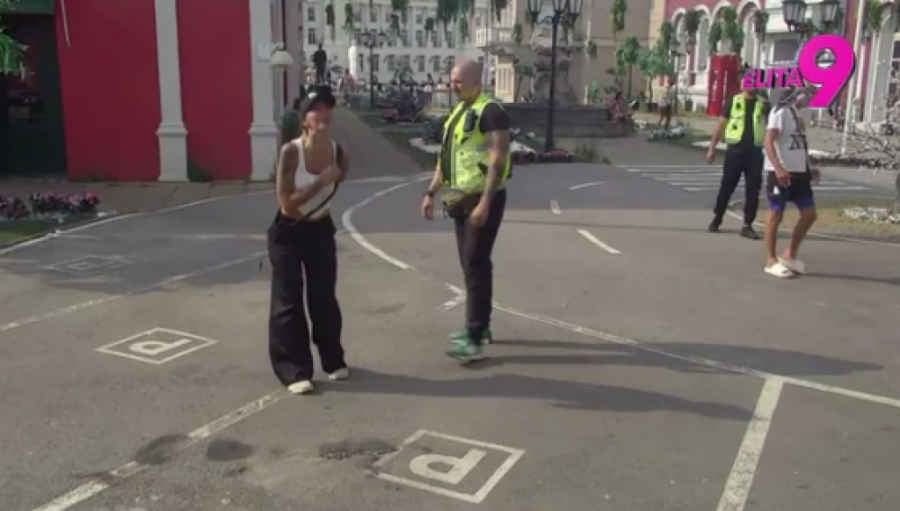 STRAVIČNI URLICI ANELI AHMIĆ ZBOG ĆERKE NORE - UČESNICA HITNO IZVEDENA! U pratnji obezbeđenja napustila Belu kuću!