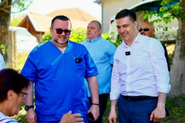 PAVLOVIĆ I LAZAREVIĆ UDRUŽENIM SNAGAMA!  Preventivni kardiološki pregledi u Velepolju okupili veliki broj meštana, uskoro i nova ambulanta u Donjoj Studeni! (FOTO)