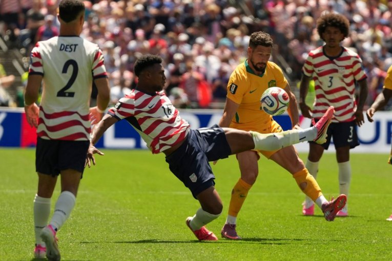 AMERIKANCI U NOKAUT FAZI MUNDIJALA! Australija na kolenima, "jenkiji" gaze sve redom (VIDEO)
