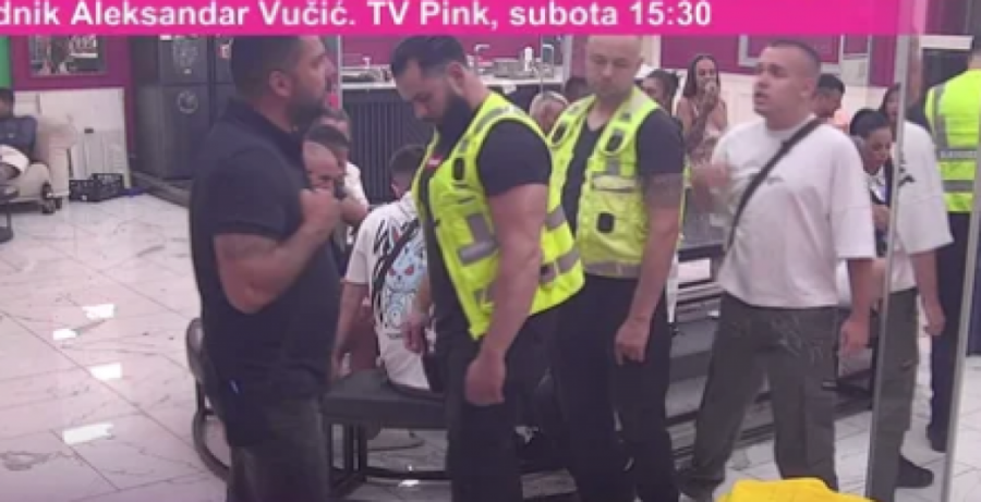 MOMENTALNI PREKID PROGRAMA ZBOG BRUTALNE MAKLJAŽE: Asmin NASRNUO na Staniju, OBEZBEĐENJE ga jedva OBUZDALO!