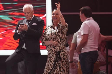 BATERIJE SU MI BAŠ NA IZDISAJU: Da li Ceca Ražnatović NAPUŠTA "Zvezde Granda"?
