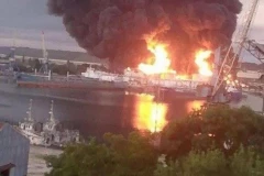 BRUTALAN NAPAD UKRAJINE, GORI KERČKI MOREUZ! Logistički koridor Rusije u plamenu, gađani i gradovi na Krimu! (VIDEO)