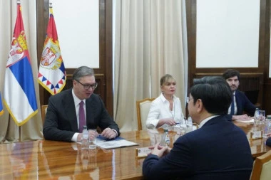 Vučić se sastao sa jednim od najvećih stručnjaka za AI: Predsednik razgovarao sa Kaj-Fu Lijem! (FOTO)
