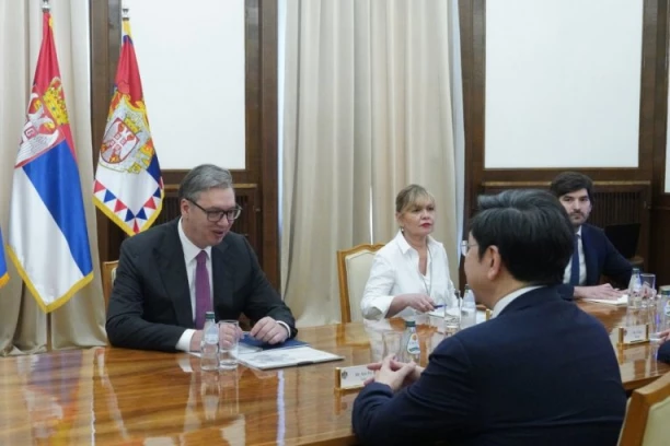 Vučić se sastao sa jednim od najvećih stručnjaka za AI: Predsednik razgovarao sa Kaj-Fu Lijem! (FOTO)