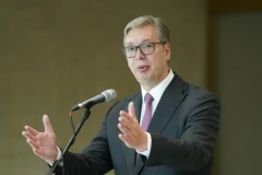 "DRŽAVA NEĆE ODUSTATI OD FABRIKE" Vučić o Yumcu u Drvaru: Žene moraju da rade!