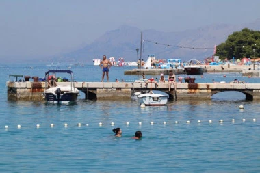 PAKLENA PROGNOZA ZA HRVATSKU NE POPUŠTA: Toplotni talas će TRAJATI DUGO, biće sve JAČI, a onda dolazi do potpunog vremenskog PREOKRETA (FOTO, VIDEO)