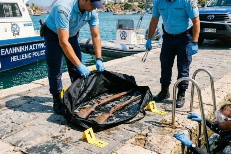 DRAMA U POPULARNOM GRČKOM LETOVALIŠTU: Oružje nađeno na dnu mora, policija pokrenula HITNU istragu!