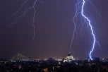 UPOZORENJE RHMZ: U naredna dva sata u ove delove Srbije stiže NEVREME