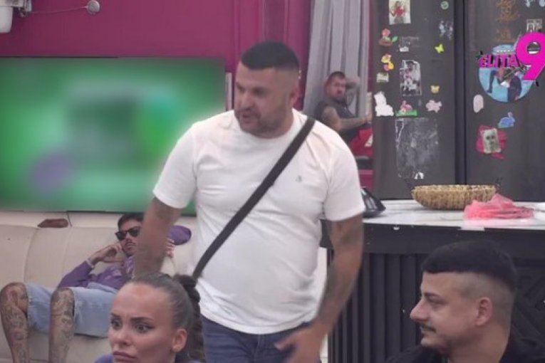 Haos u "Pretresu nedelje"