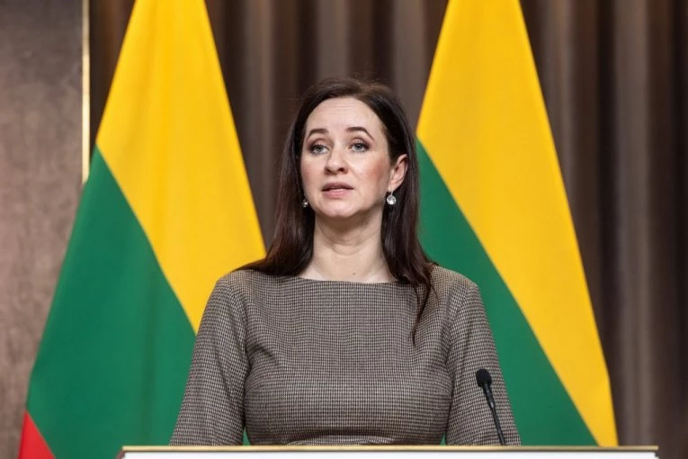"ODLAZIM UZDIGNUTE GLAVE I MIRNOG SRCA": Premijerka iznenada podnela ostavku!