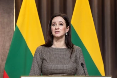 "ODLAZIM UZDIGNUTE GLAVE I MIRNOG SRCA": Premijerka iznenada podnela ostavku!