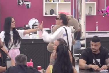 OBEZBEĐENJE ULETELO U "ELITU 9" PEVAČICA UNAKAZILA ANELI AHMIĆ: Jezive scene ugledale svetlost dana! (VIDEO)