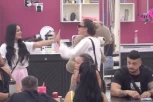 OBEZBEĐENJE ULETELO U "ELITU 9" PEVAČICA UNAKAZILA ANELI AHMIĆ: Jezive scene ugledale svetlost dana! (VIDEO)