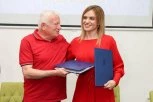 POMOĆ U PRAVOM TRENUTKU: Đurđević Stamenkovski potpisala ugovor sa Savezom slepih Srbije u iznosu od 14 miliona dinara! (FOTO)