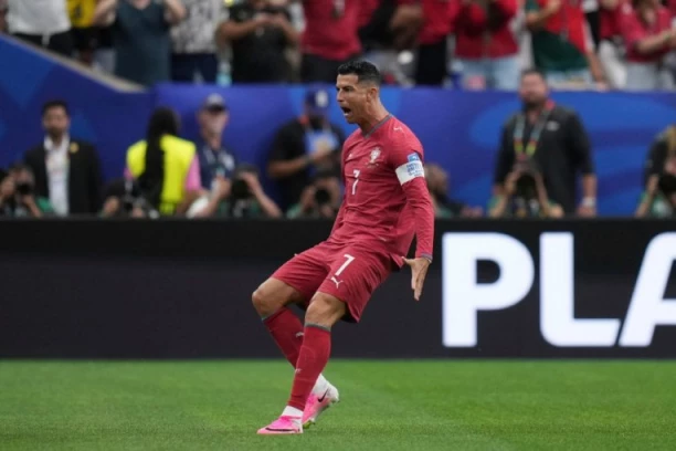 PORTUGAL - UZBEKISTAN: Kristijano Ronaldo dominira, u toku drugi deo fudbalske bajke (VIDEO)